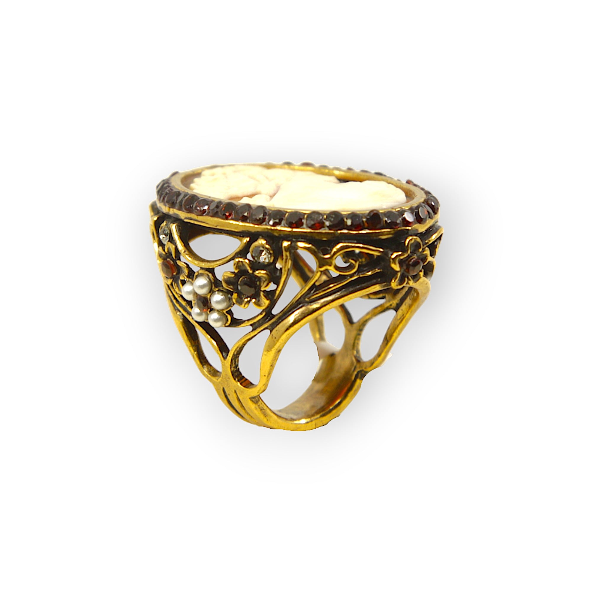 CAMMEO RING