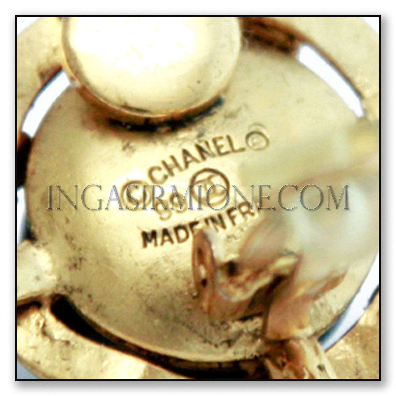 CHANEL GOLD ROUND EARRINGS